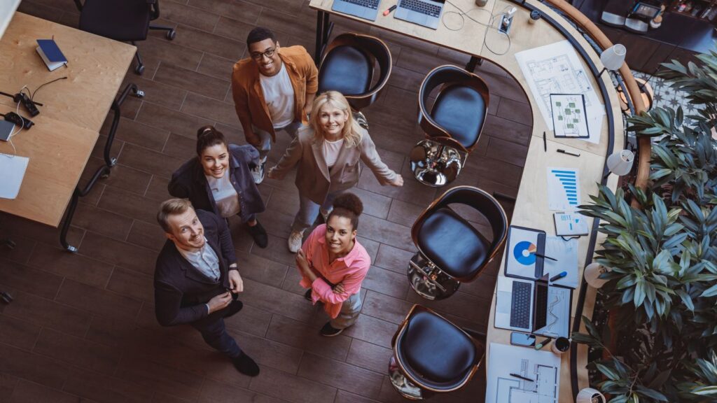 How to Choose the Right E-commerce Platform for Enterprises and Growing Businesses